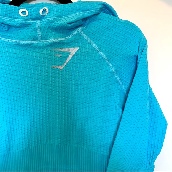 3/30$ Gymshark hoodie workout top - Picture 3 of 7